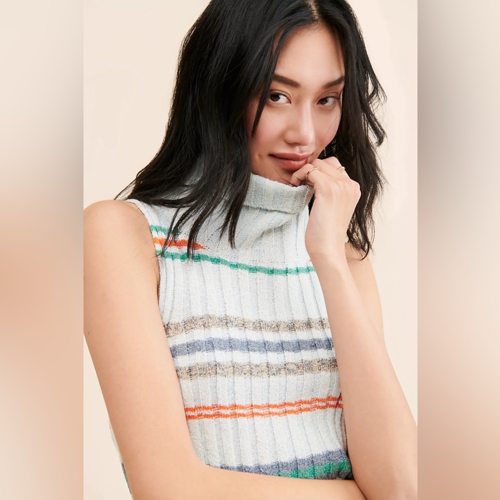 Free People Edith Vest Cropped Sweater Size Large Light Blue colorful striped.